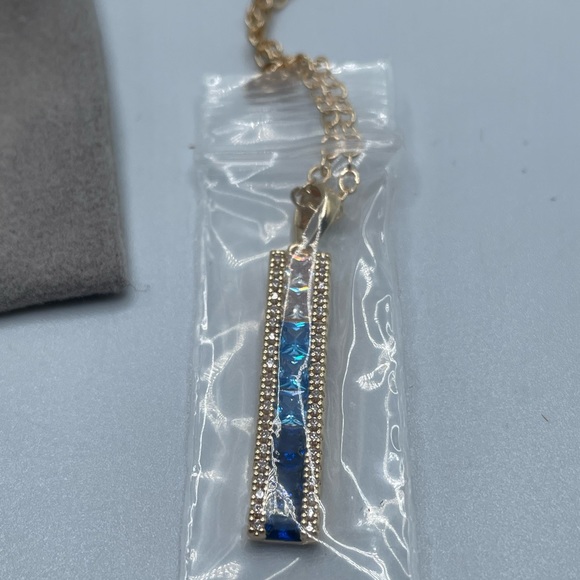 VINCE CAMUTO TRICOLOR STONE PENDANT NECKLACE NWT - Picture 6 of 7